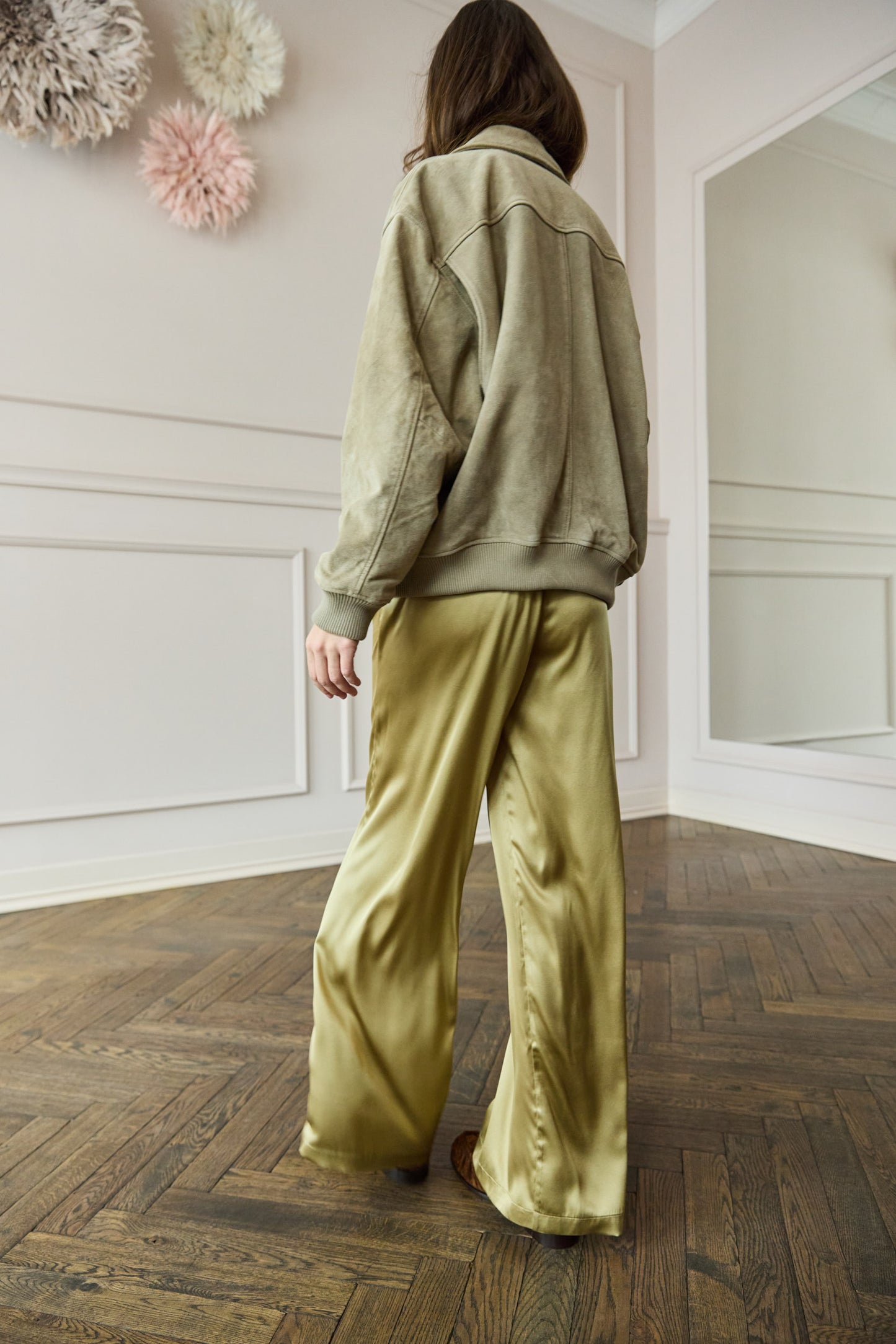 
                  
                    April First Berlin Roberto Collina Silk Pants Olive
                  
                