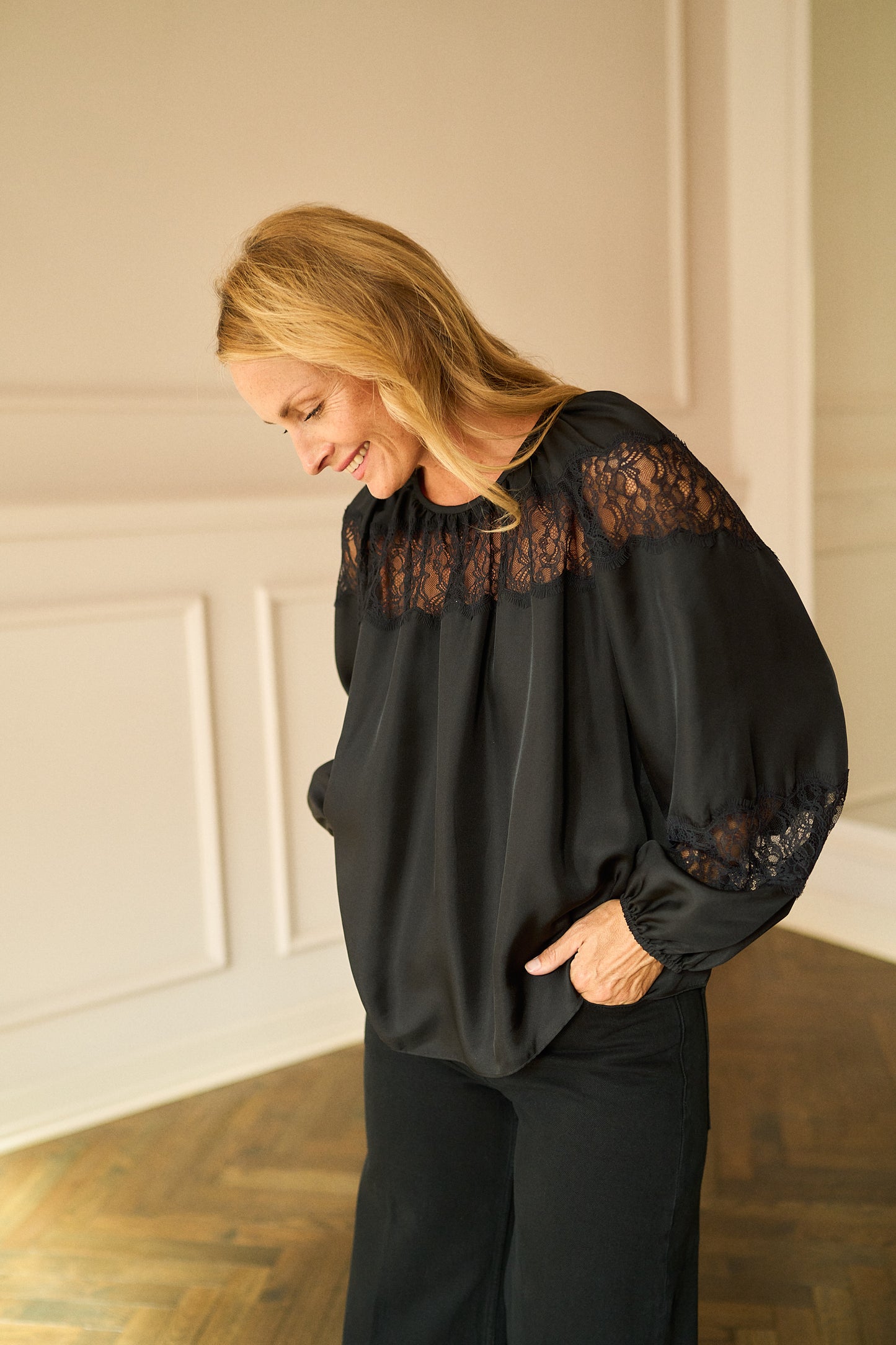 
                  
                    April First Berlin Ulla Johnson Bess Silk Blouse Noir
                  
                