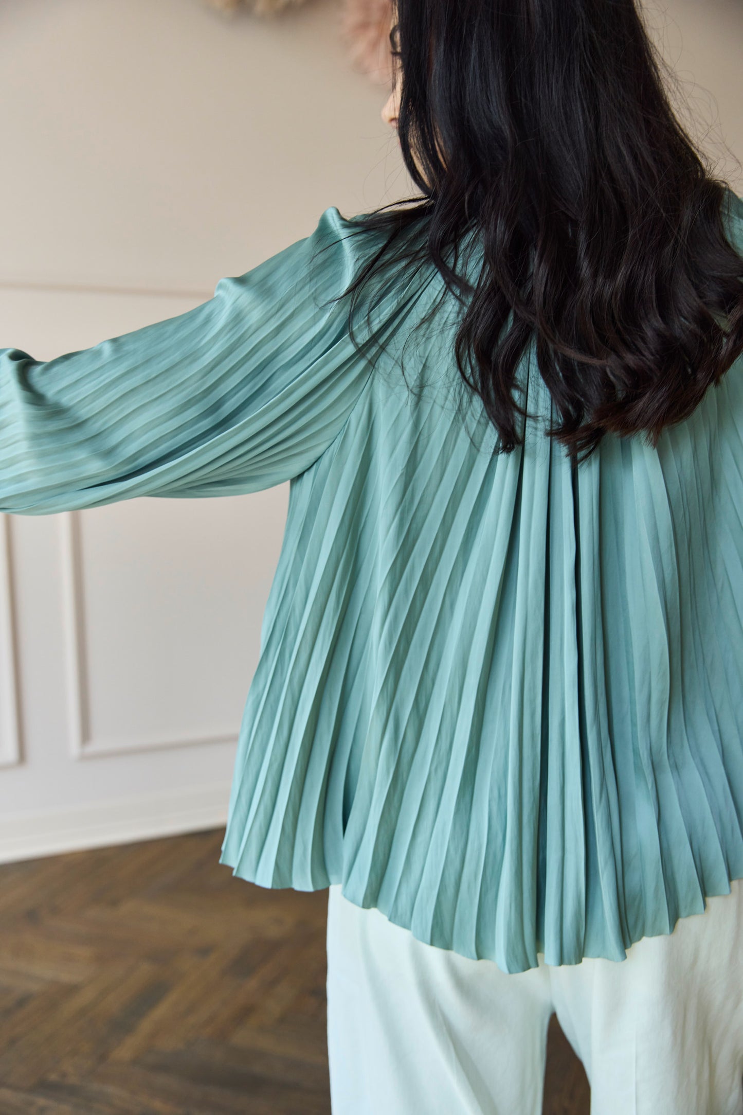 
                  
                    April First Berlin Ulla Johnson Electra Blouse Satin Sea Grass
                  
                