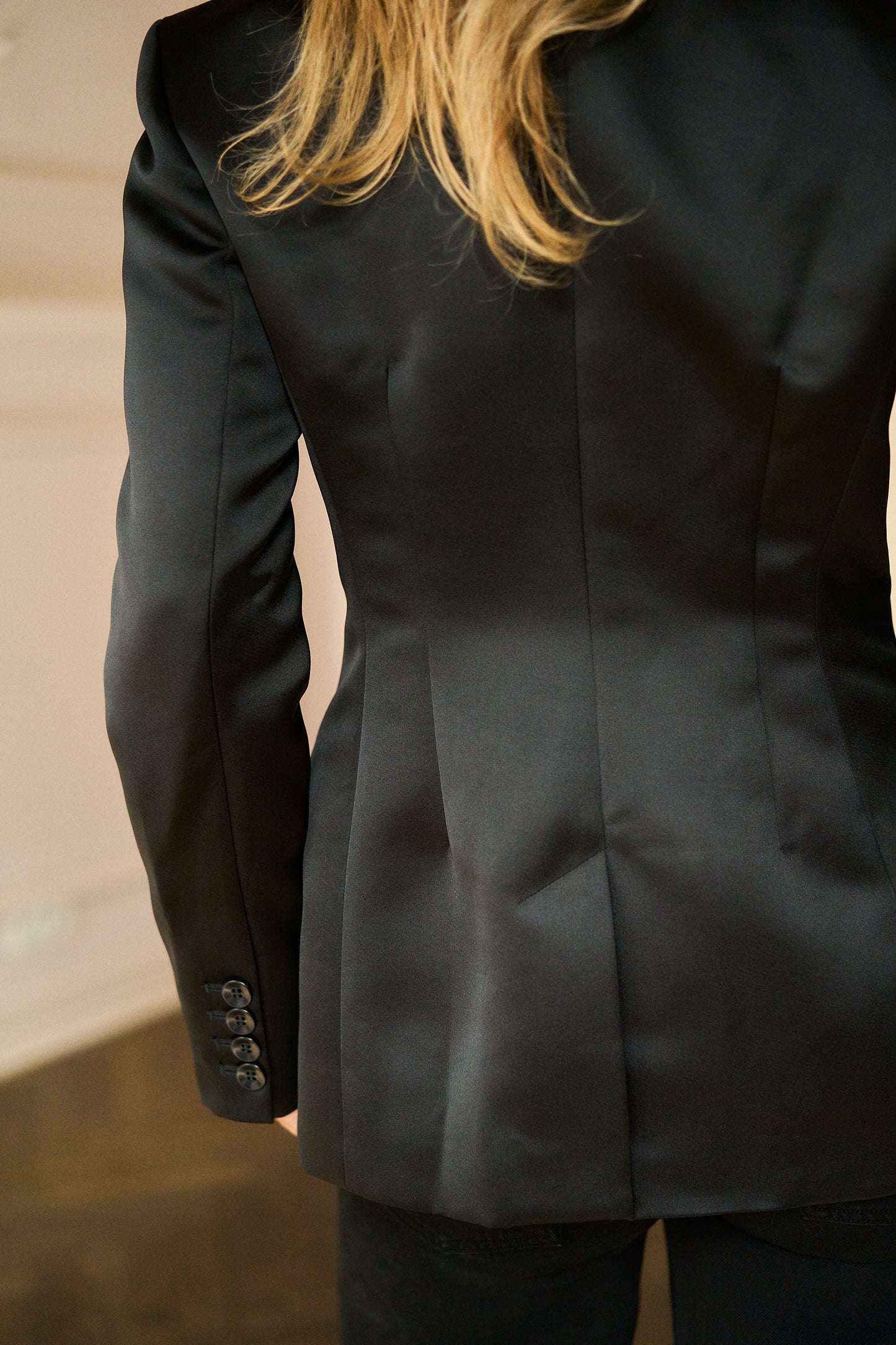 
                  
                    April First Berlin Ulla Johnson Soline Satin Blazer Noir
                  
                