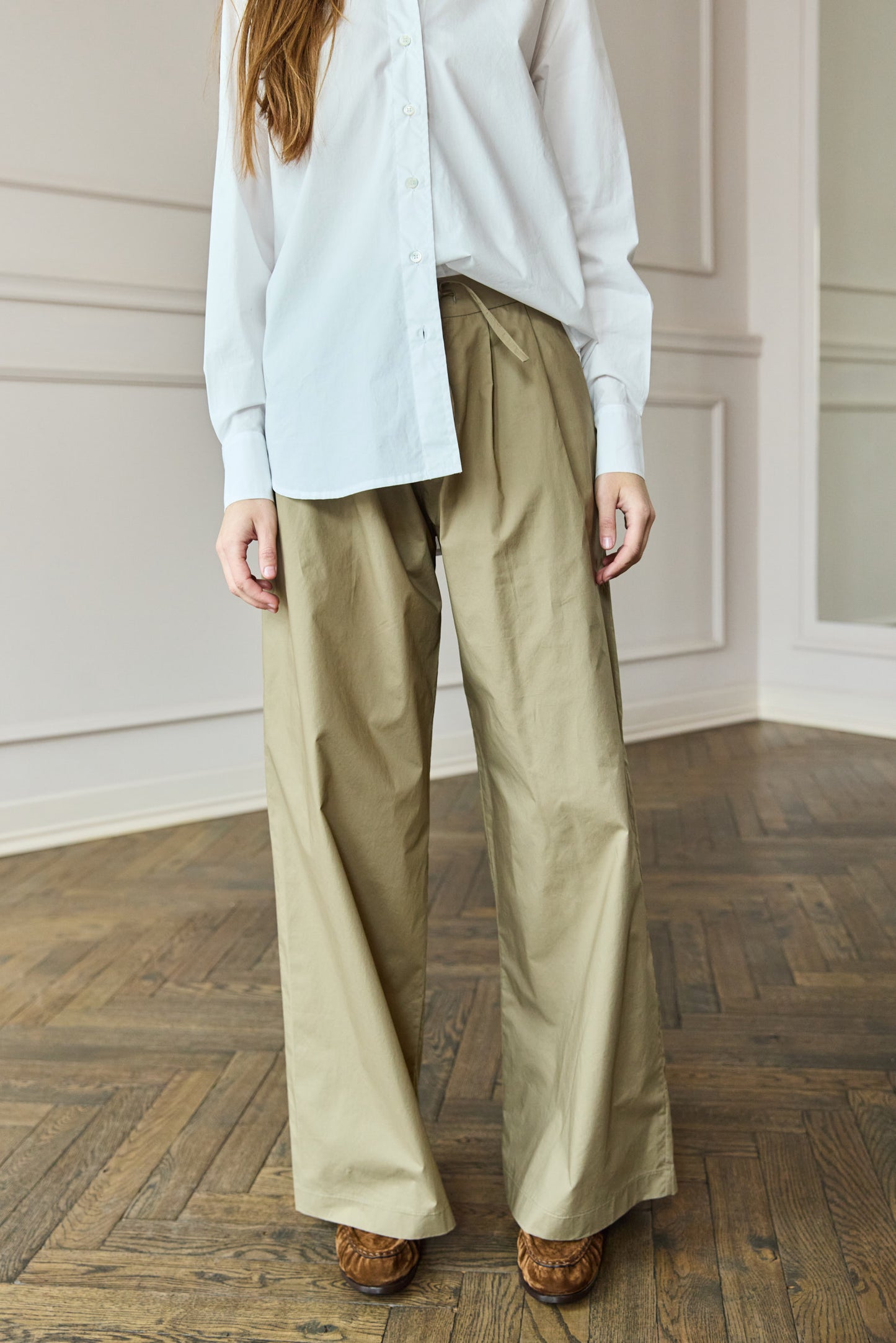 
                  
                    April First Roberto Collina Drawstrings Poplin Pants Olive
                  
                