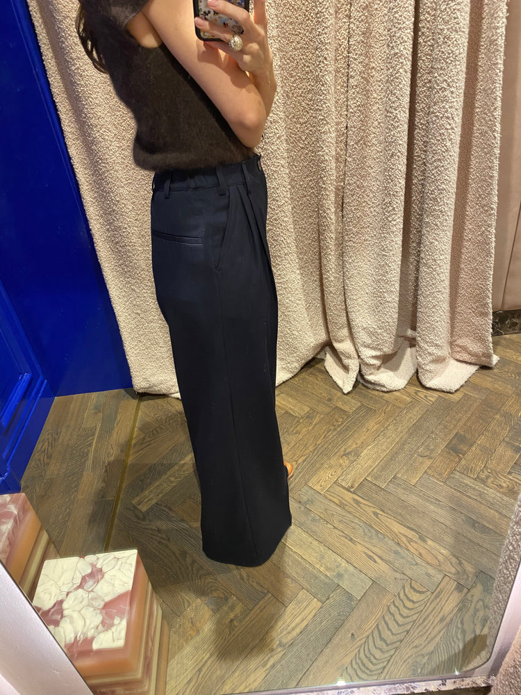 
                  
                    Frejus Trousers Bleu Nuit
                  
                