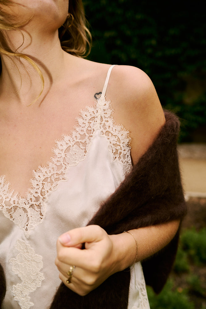 
                  
                    Brushed Cashmere Knit Chocolate
                  
                